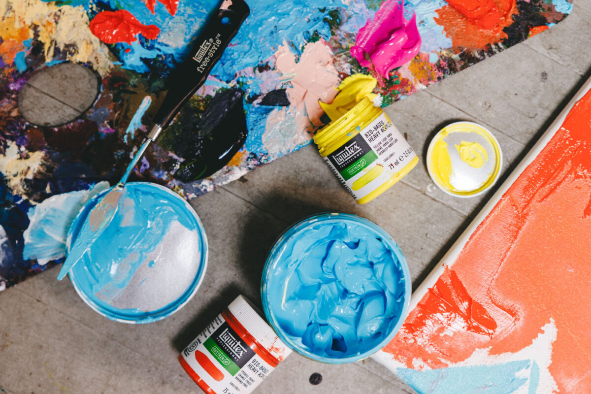 London Graphic Centre: Liquitex paint sale!