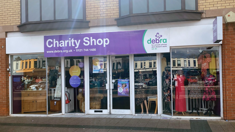 Charity shops accepting art supply donations UK