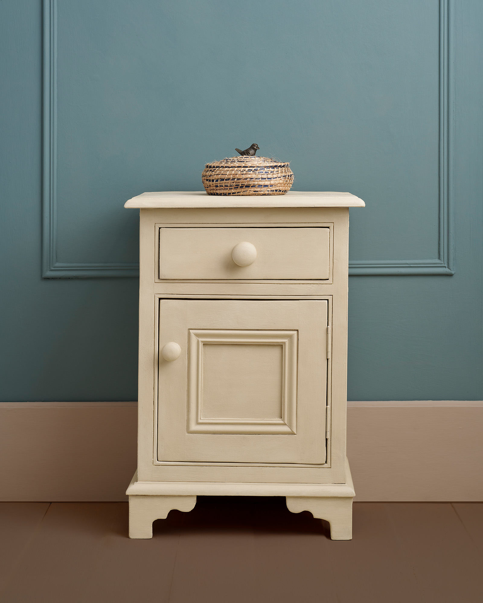 Side cabinet painted using Annie Sloan Chalk Paint