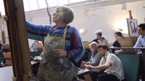 Royal Academy life drawing class in London